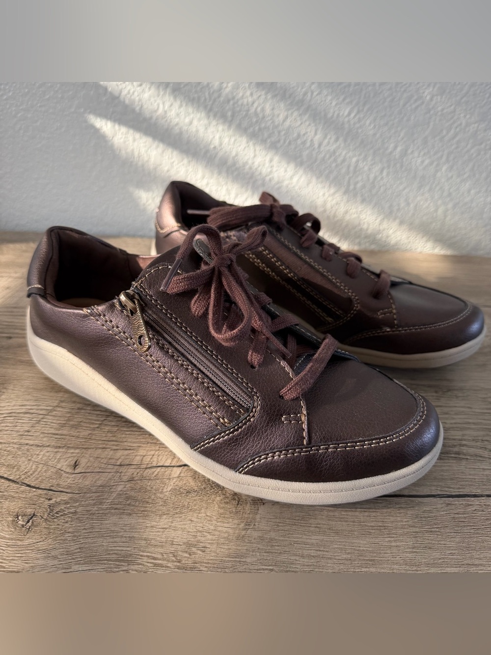 Clarks Bryianne Bayla Women's Oxford Sneaker Size 8.5 W Slip On Metallic Brown